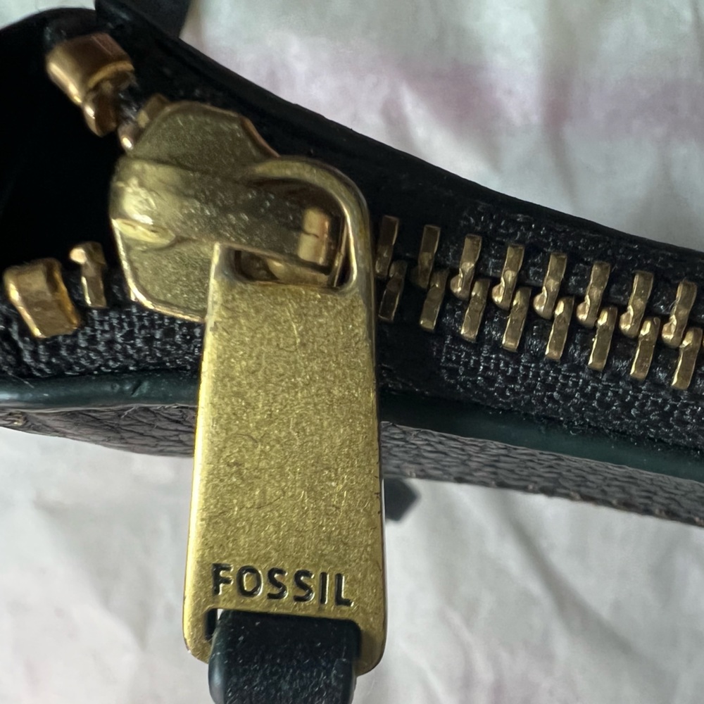 SOLD Fossil Black Leather Crossbody Handbag - Picture 12 of 16